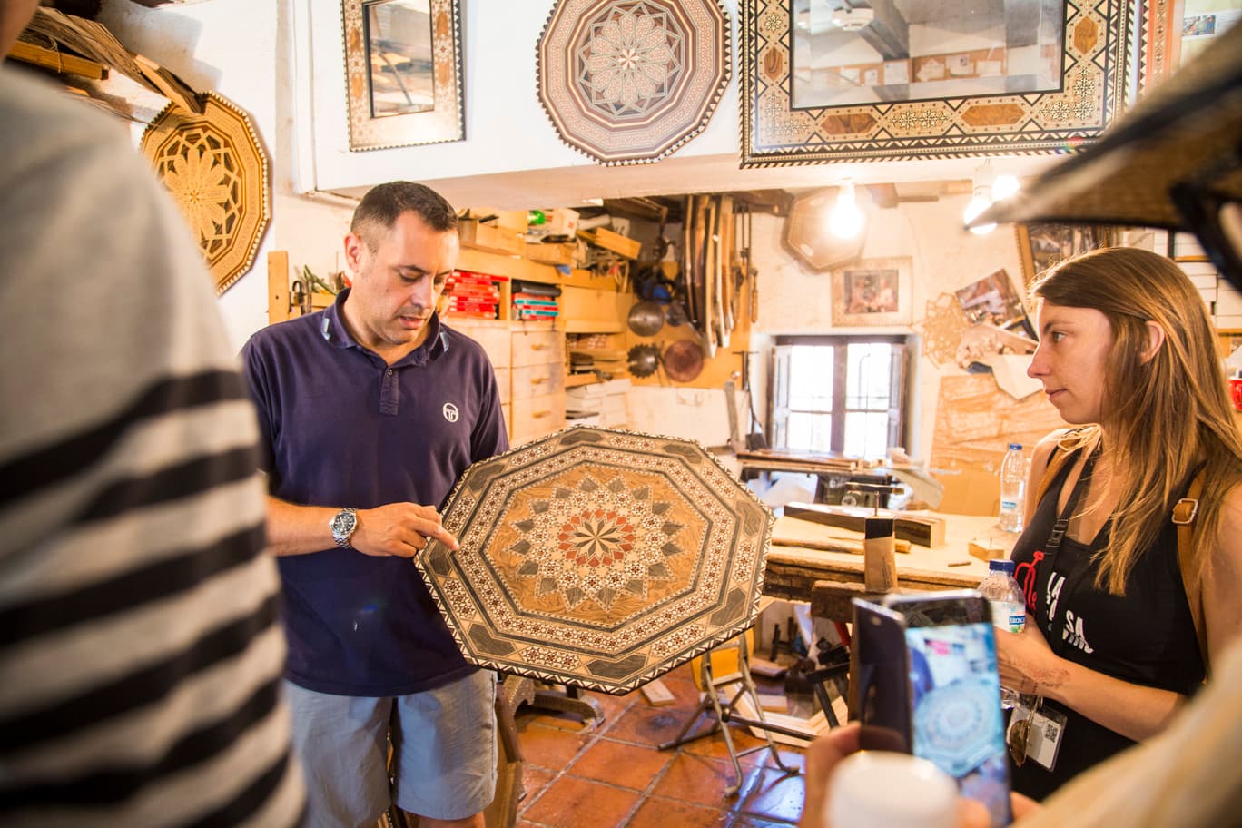 Free walking tour around of Granada
